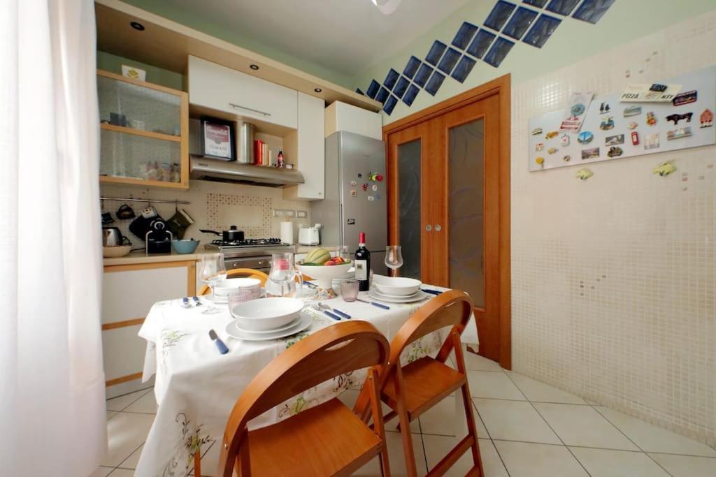 Relax With 2 Balconies - 2 Bedroom Flat, 3rd Floor With Lift, High Comfort, Quite, A Walk From Urban Train Station Gemelli And Metro A Stops Battistini & Cornelia Connecting To Center In 20 Minutes, 2 Steps From Bus Stop, Cycle Path, Groceries Appartamento Roma